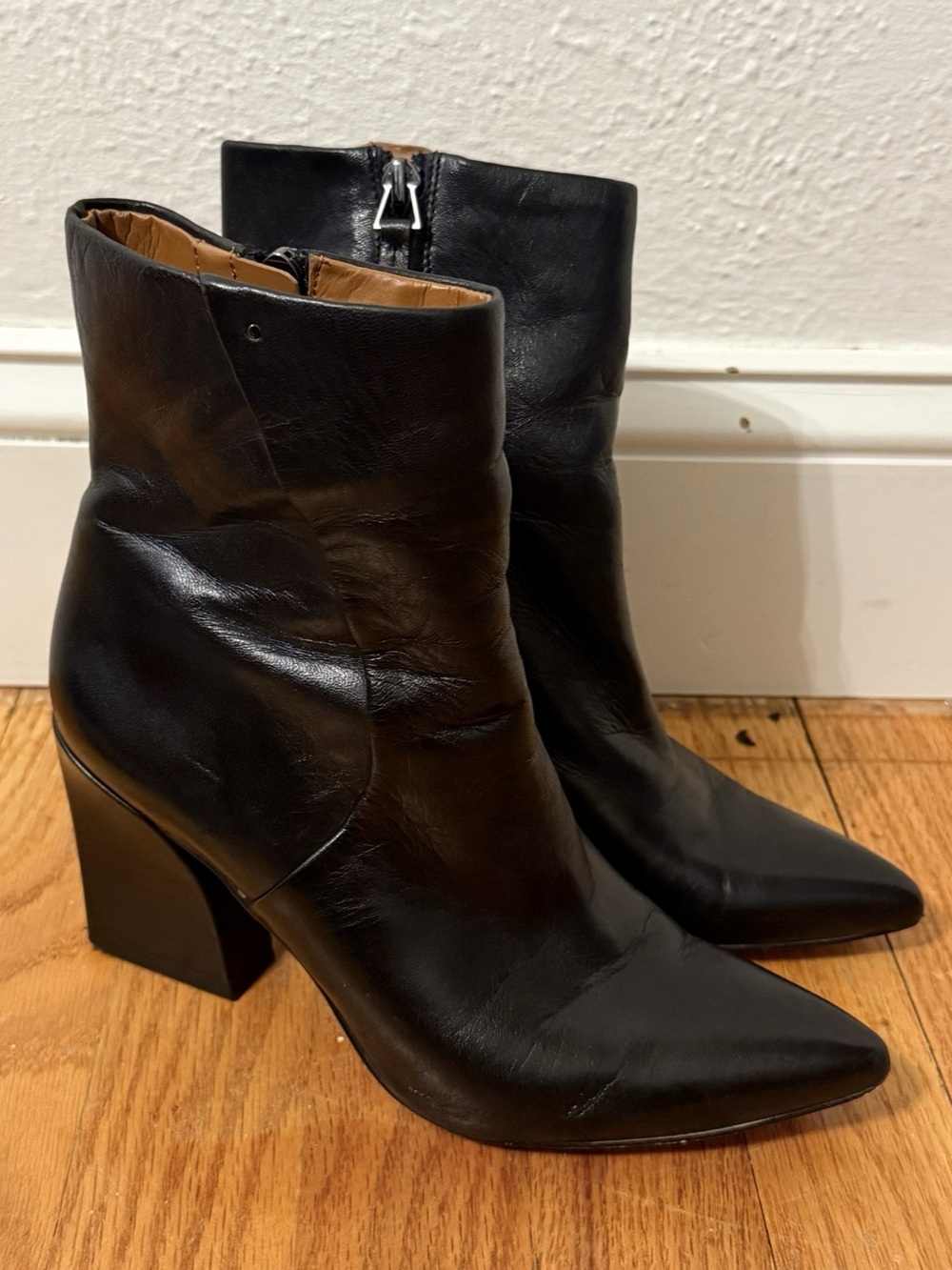 Franco Sarto Pointed Toe Heeled Leather Boots in Black US 6